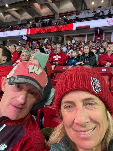 wisconsin-minnesota-ice-hockey-UW-badgers